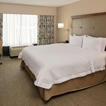 Hampton Inn Louisville Downtown Bagian luar foto