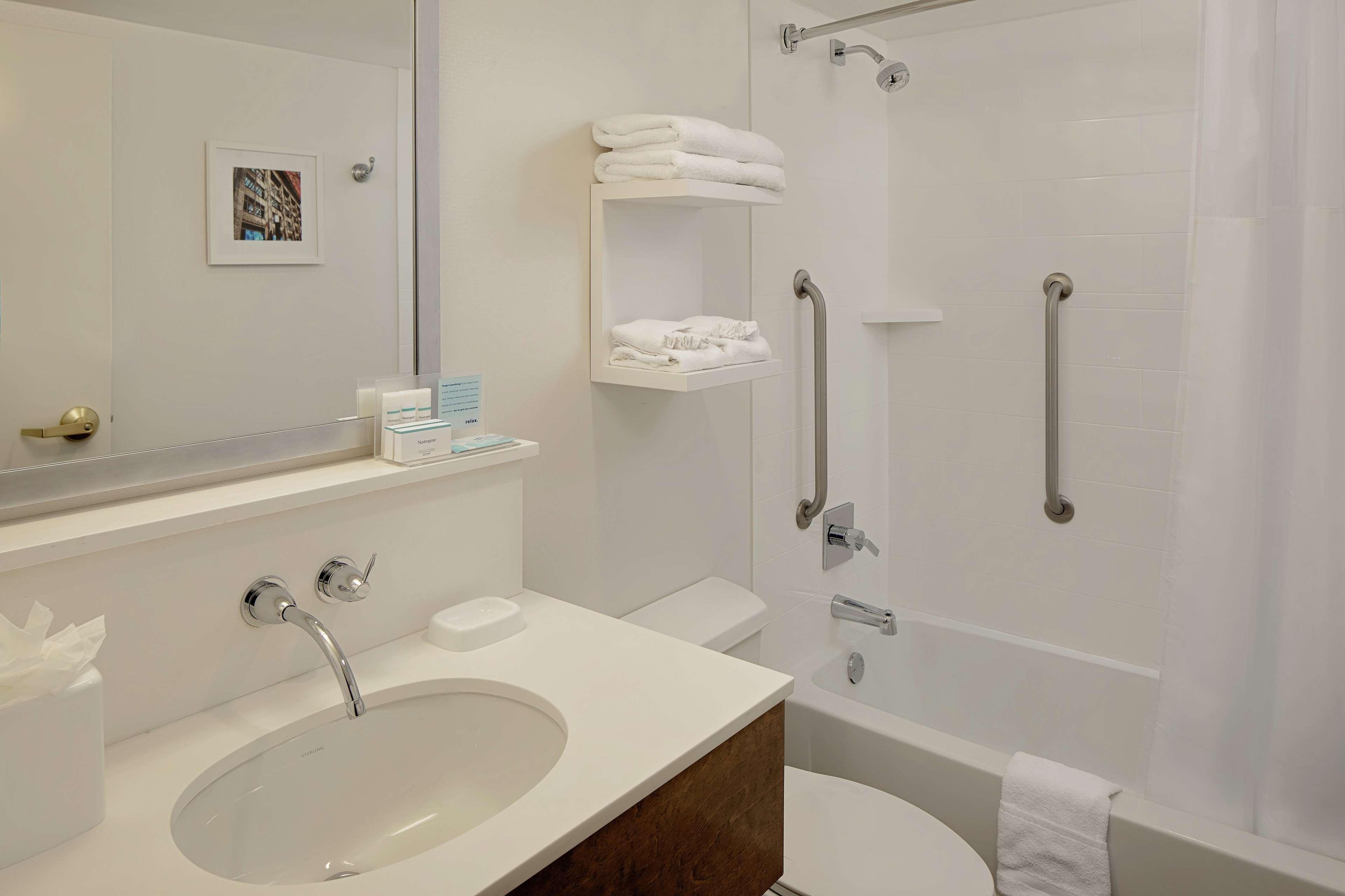 Hampton Inn Louisville Downtown Bagian luar foto