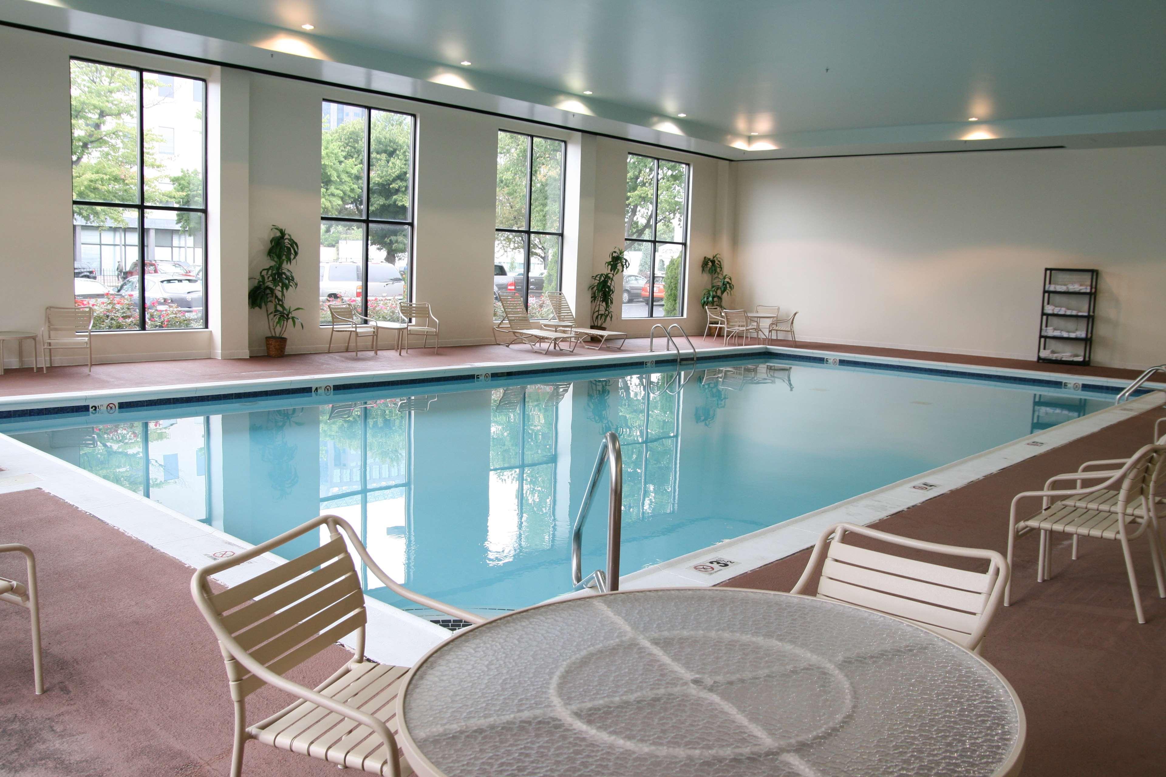 Hampton Inn Louisville Downtown Bagian luar foto