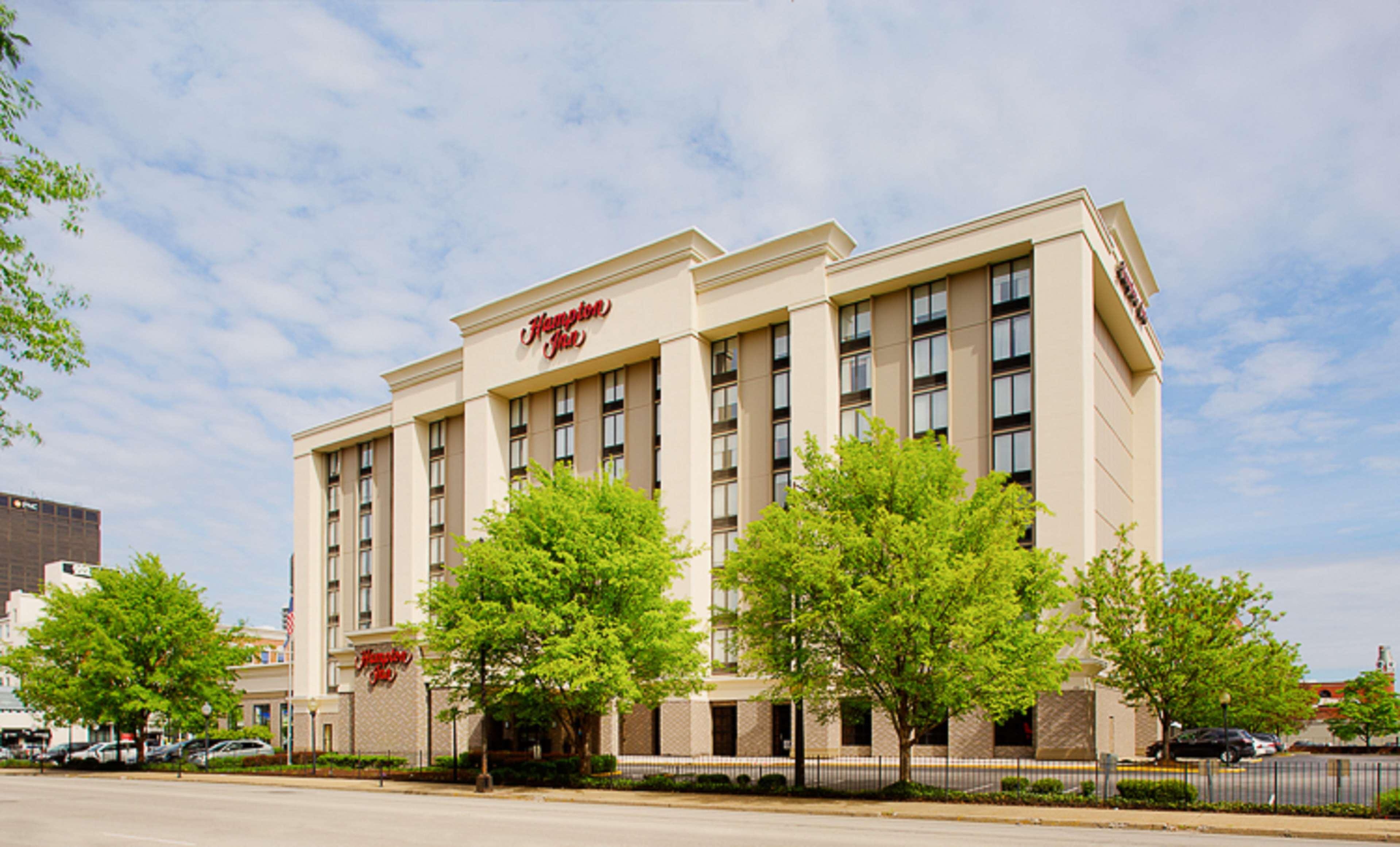 Hampton Inn Louisville Downtown Bagian luar foto