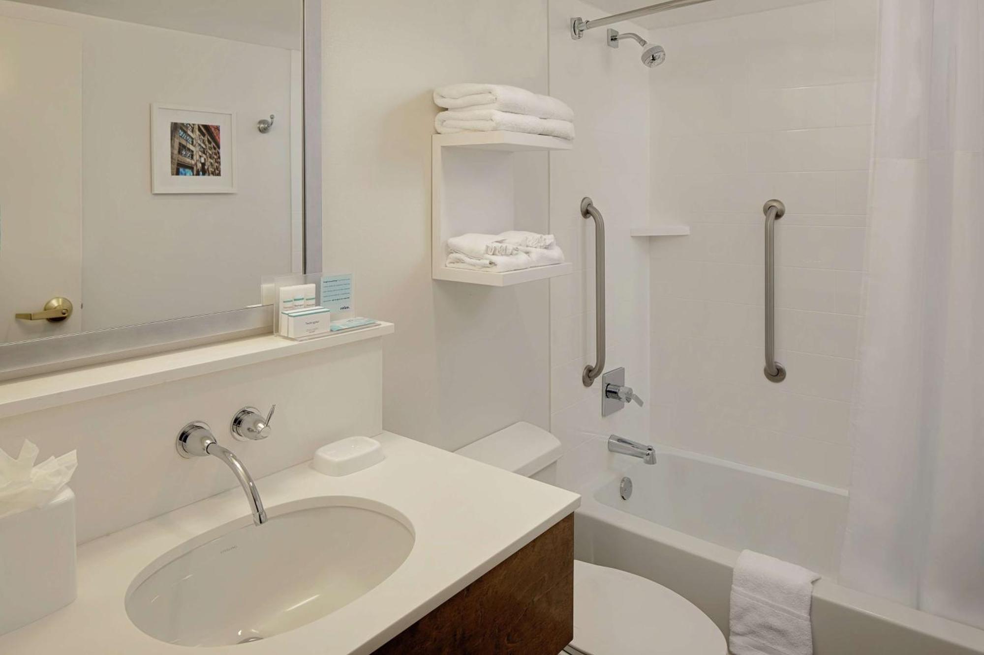 Hampton Inn Louisville Downtown Bagian luar foto