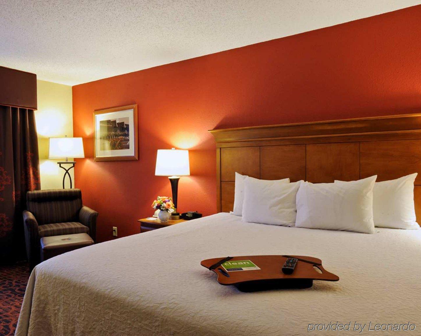 Hampton Inn Louisville Downtown Ruang foto