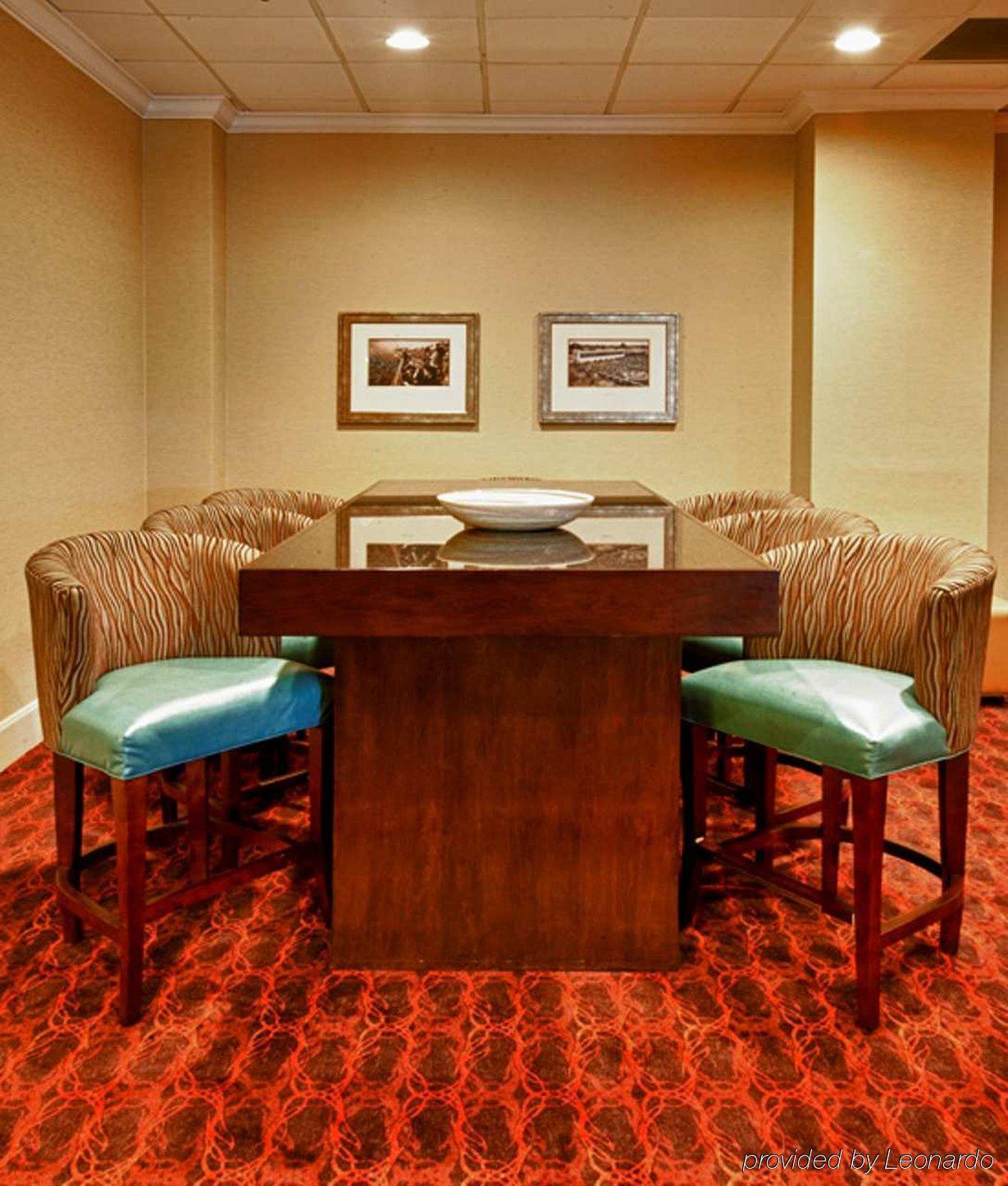 Hampton Inn Louisville Downtown Ruang foto